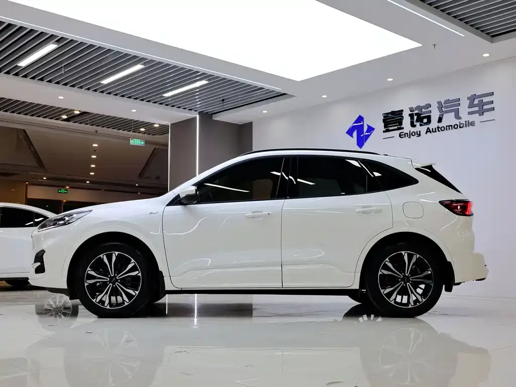 Ford Escape 2021 из CN, фото 3