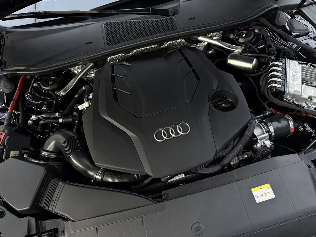 Audi A7L — фото 9