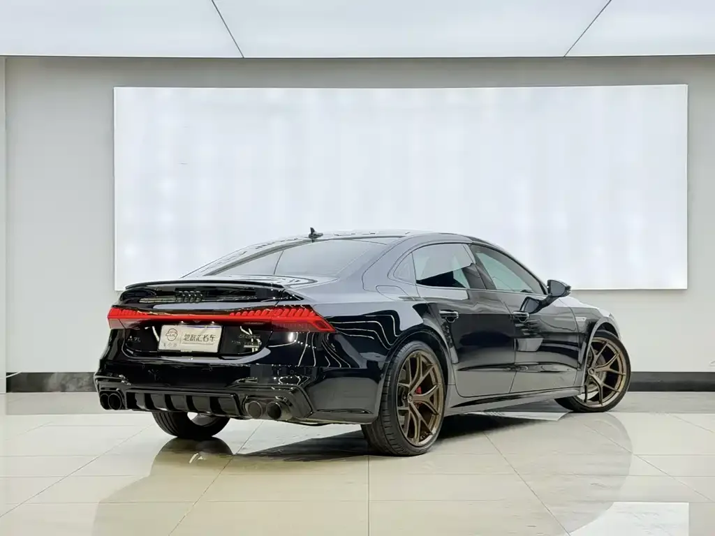 Audi A7L — фото 7