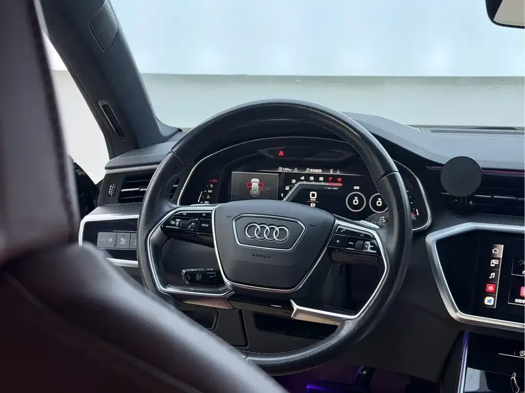 Audi A7L — фото 6