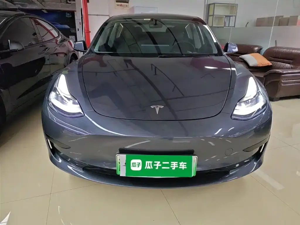 Tesla Model 3 — фото 10