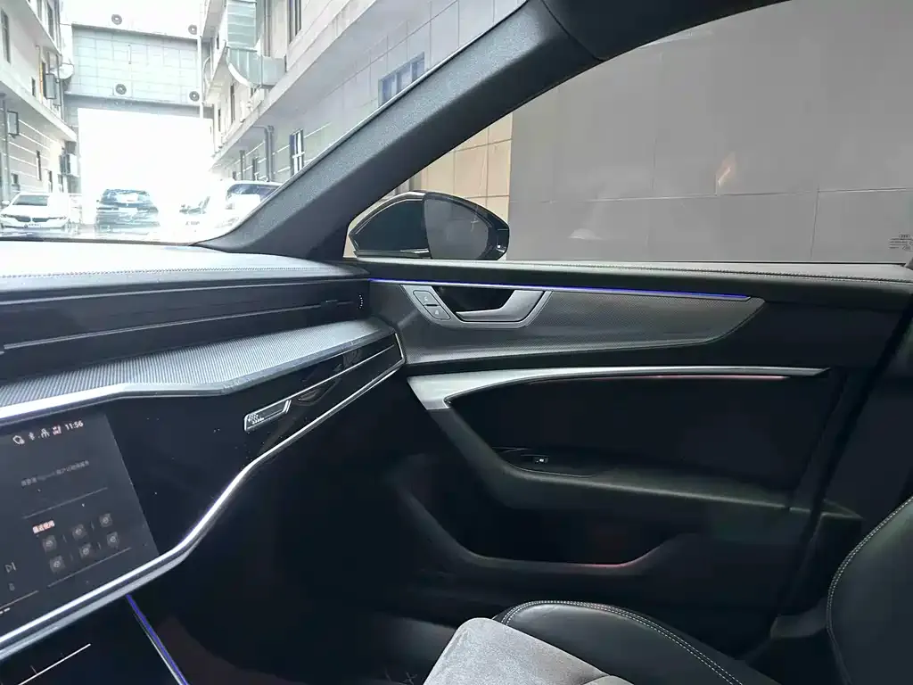 Audi A6L 2024 из CN, фото 5