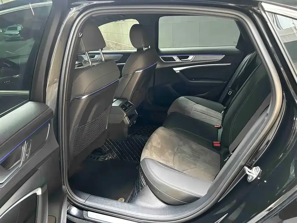 Audi A6L 2024 из CN, фото 2