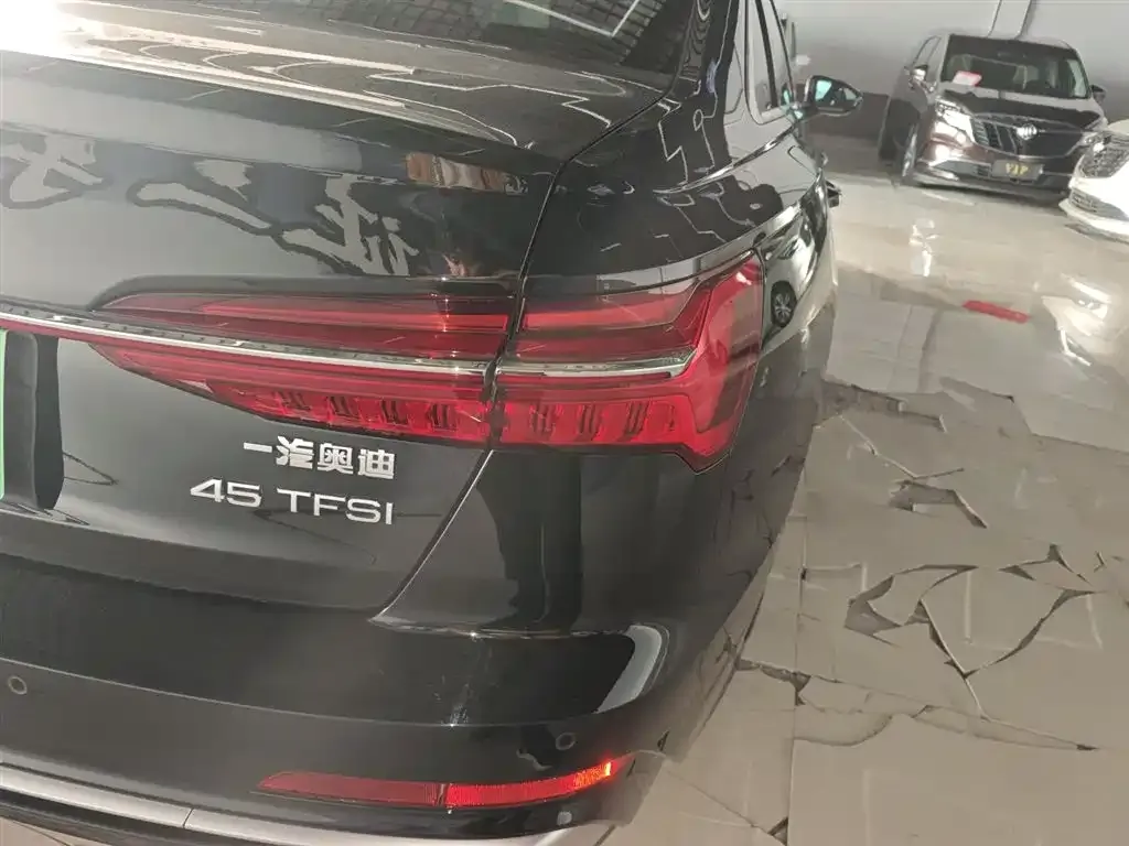 Audi A6L 2023 из CN, фото 10