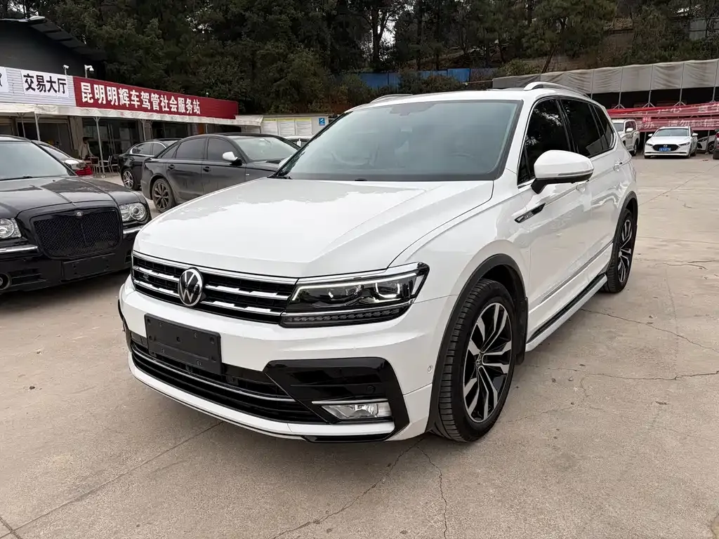 Volkswagen Tiguan L 2021 из CN, фото 1