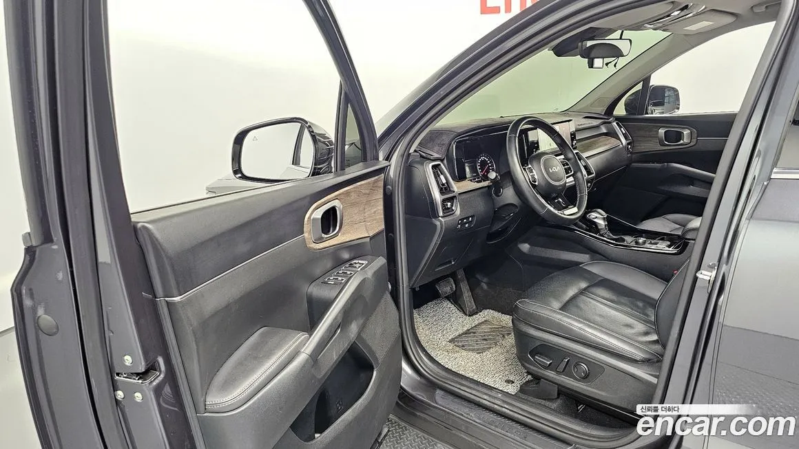 Kia Sorento — фото 8