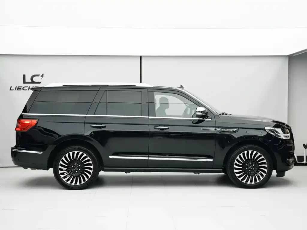 Lincoln Navigator 2021 из CN, фото 2