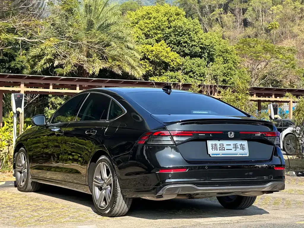 Honda Accord — фото 8