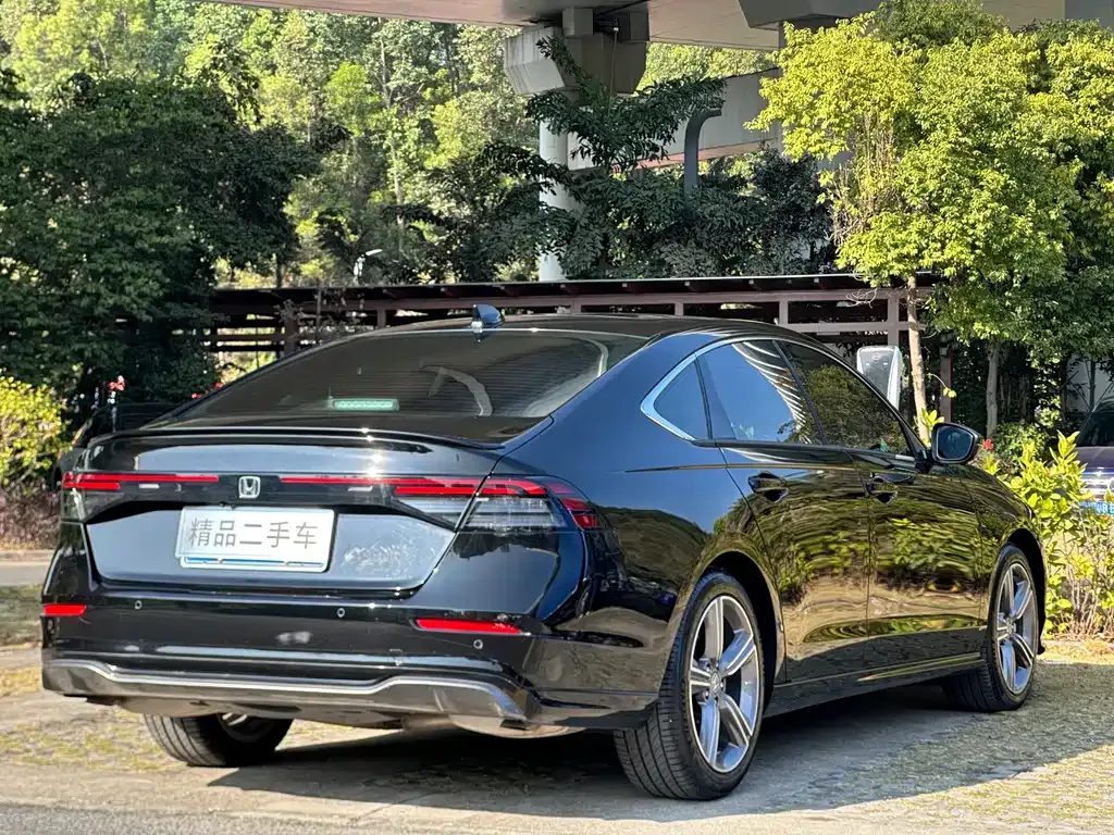Honda Accord — фото 10