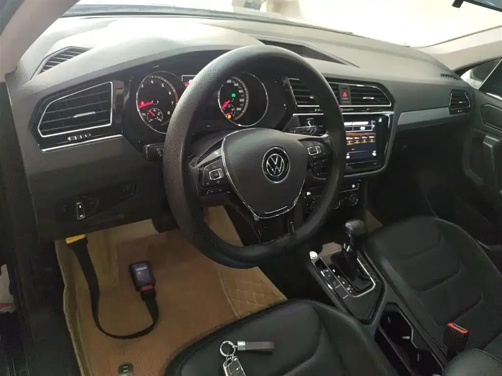 Volkswagen Tiguan L 2021 из CN, фото 10