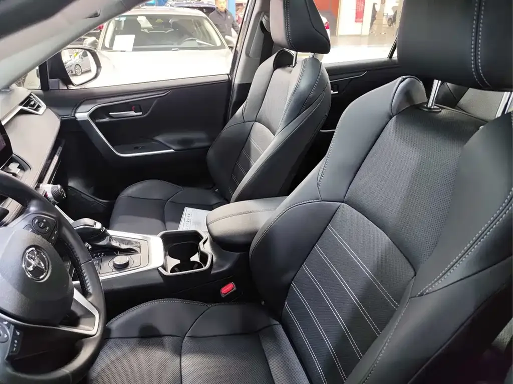 Toyota Wildlander 2023 из CN, фото 8