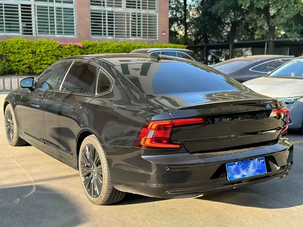 Volvo S90 — фото 7