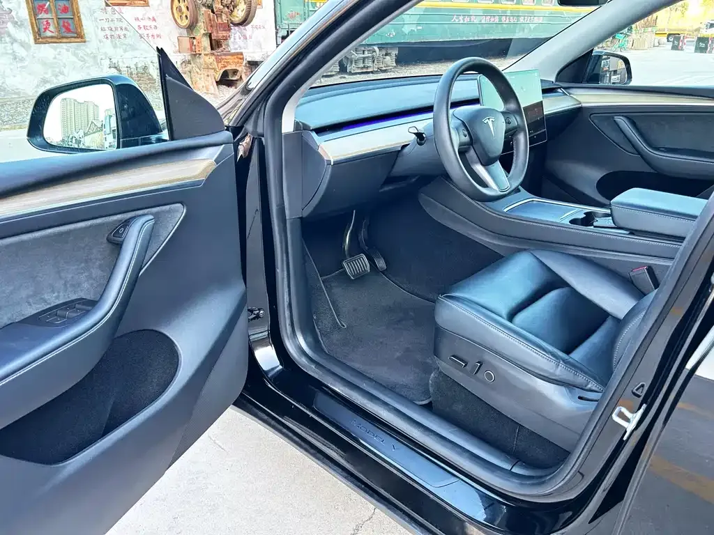 Tesla Model Y 2023 из CN, фото 10