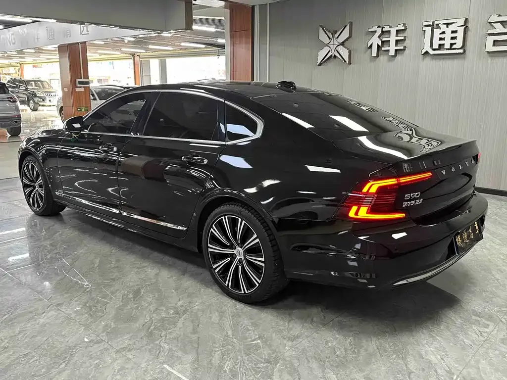 Volvo S90 2023 из CN, фото 8