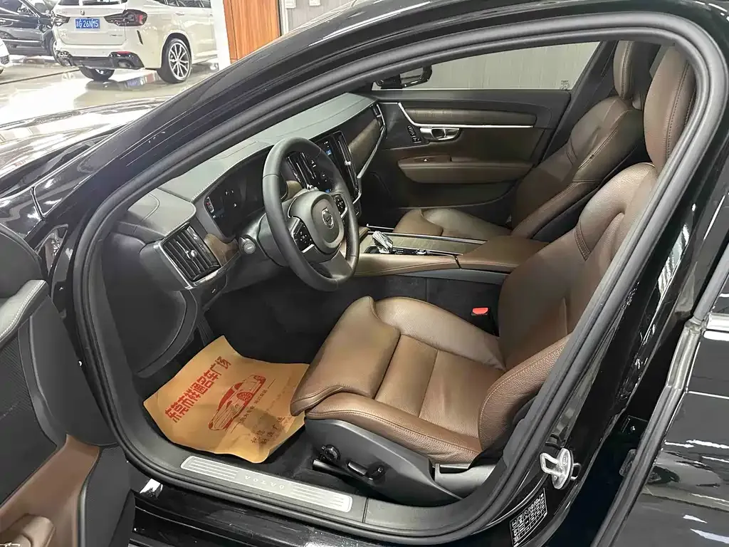 Volvo S90 2023 из CN, фото 4