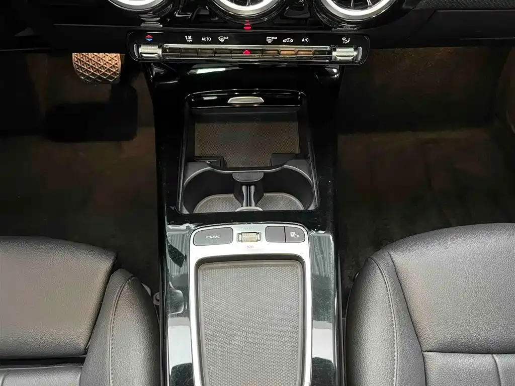 Mercedes-Benz A-Class 2023 из CN, фото 7