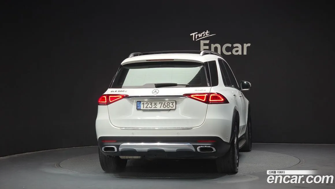 Mercedes-Benz GLE-Class — фото 4