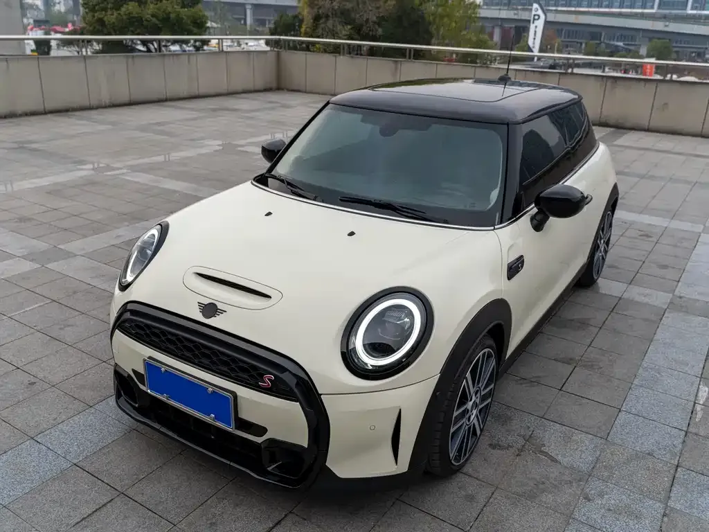 MINI Cooper (3-door) 2023 из CN, фото 10