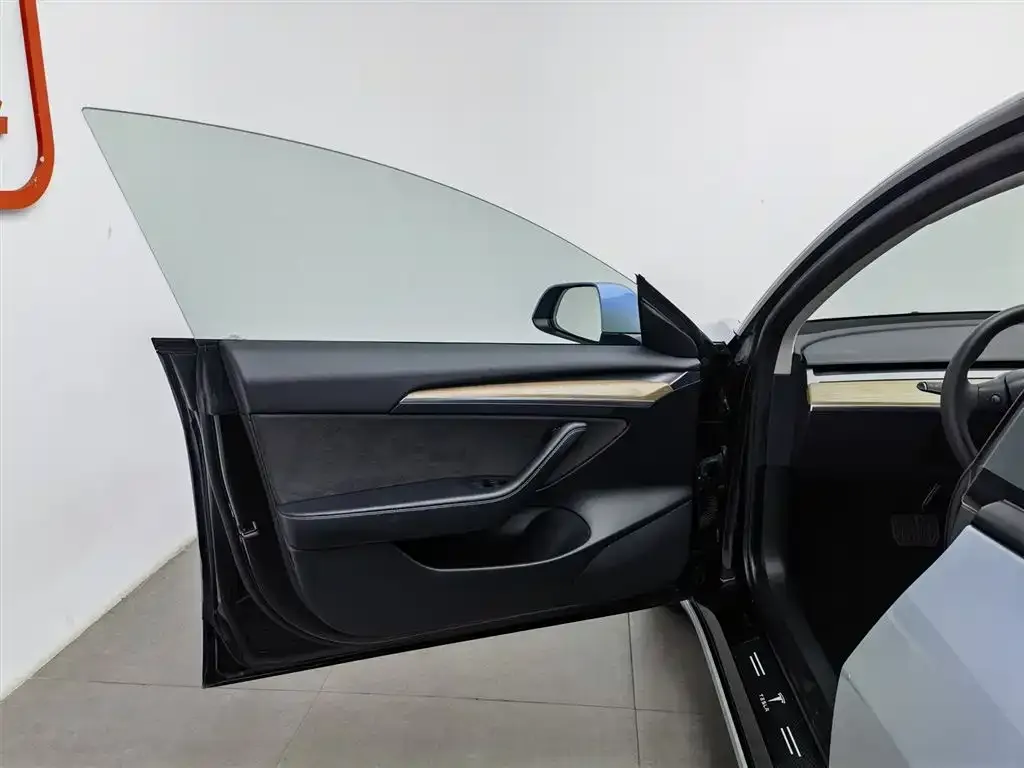 Tesla Model 3 2023 из CN, фото 8