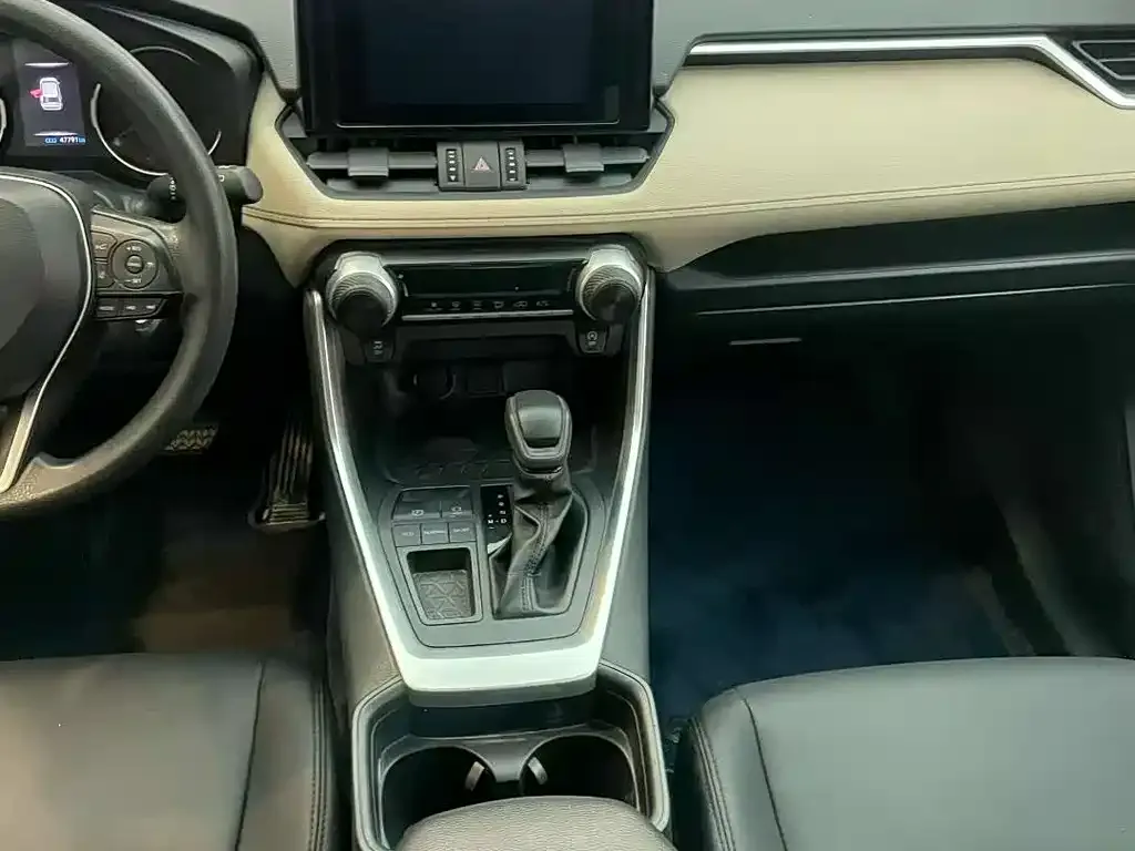 Toyota RAV4 2023 из CN, фото 4