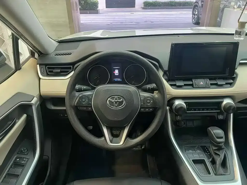 Toyota RAV4 2023 из CN, фото 5