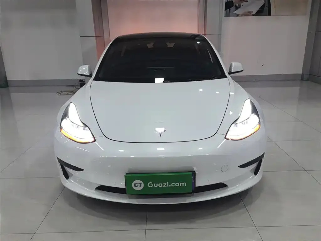 Tesla Model 3 — фото 3