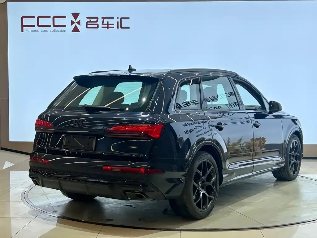 Audi Q7 2026 из CN, фото 5