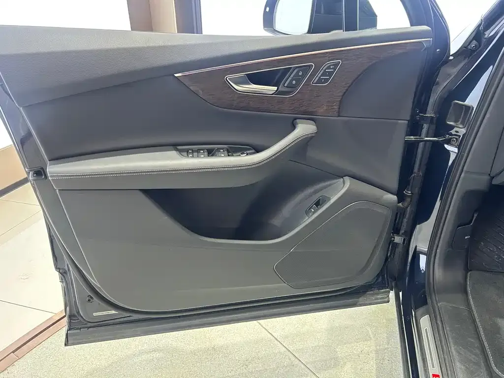 Audi Q7 2026 из CN, фото 6