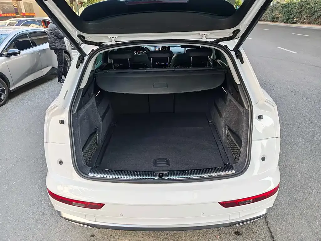 Audi Q5L 2022 из CN, фото 5