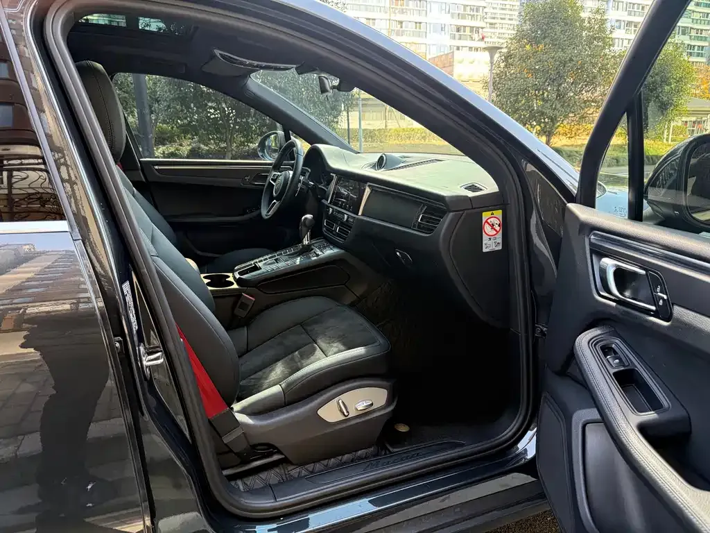 Porsche Macan 2021 из CN, фото 7