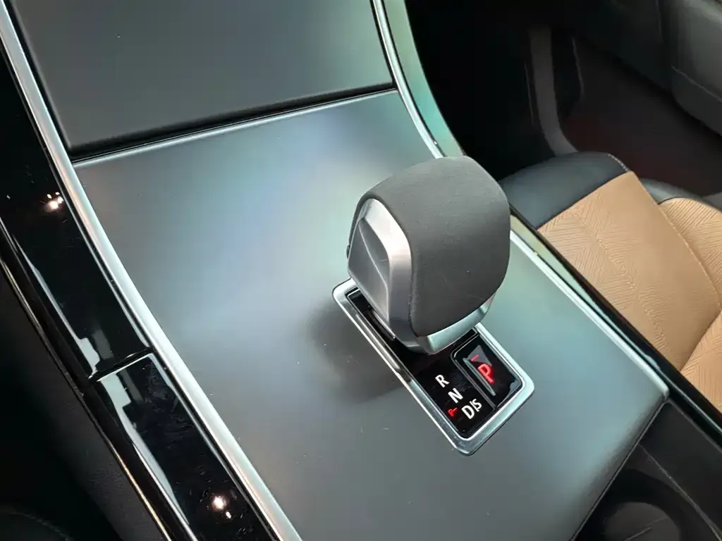 Land Rover Velar 2023 из CN, фото 2