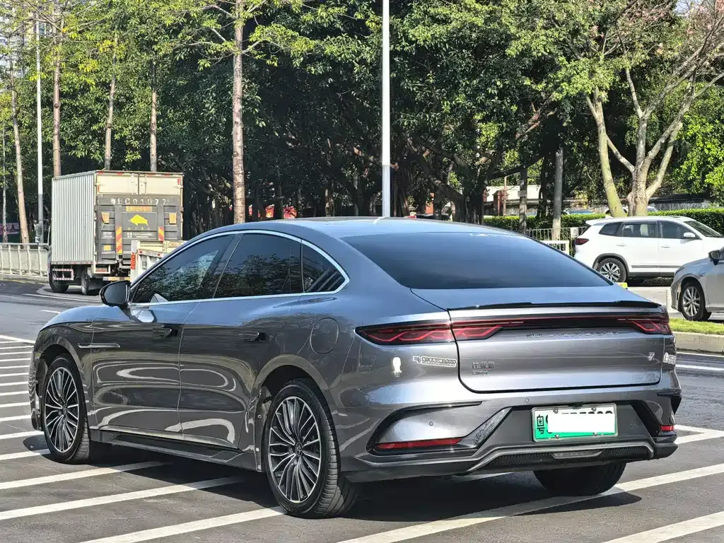 BYD Han — фото 10