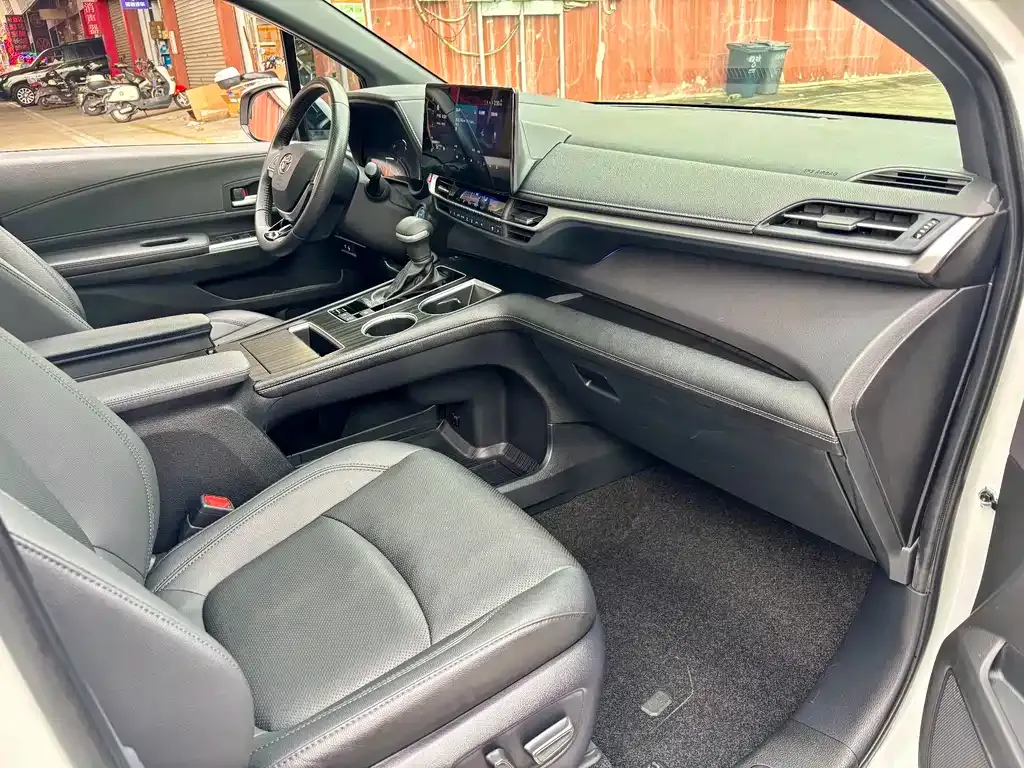 Toyota Sienna 2022 из CN, фото 7