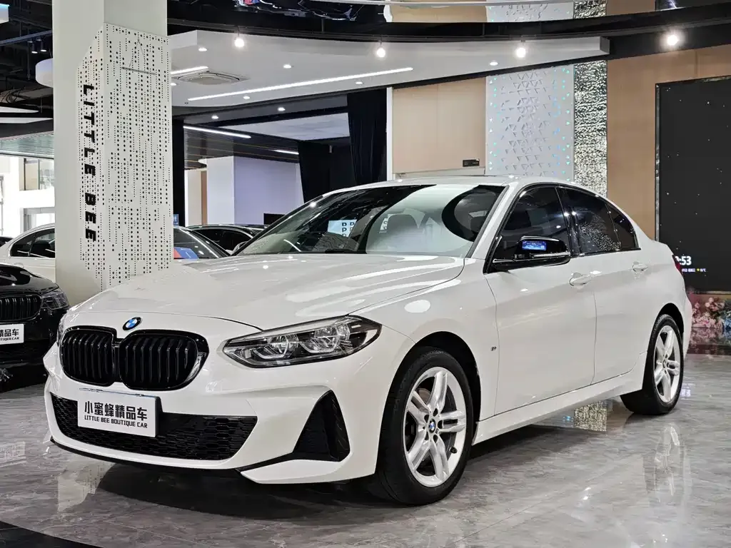 BMW 1 Series 2021 из CN, фото 1