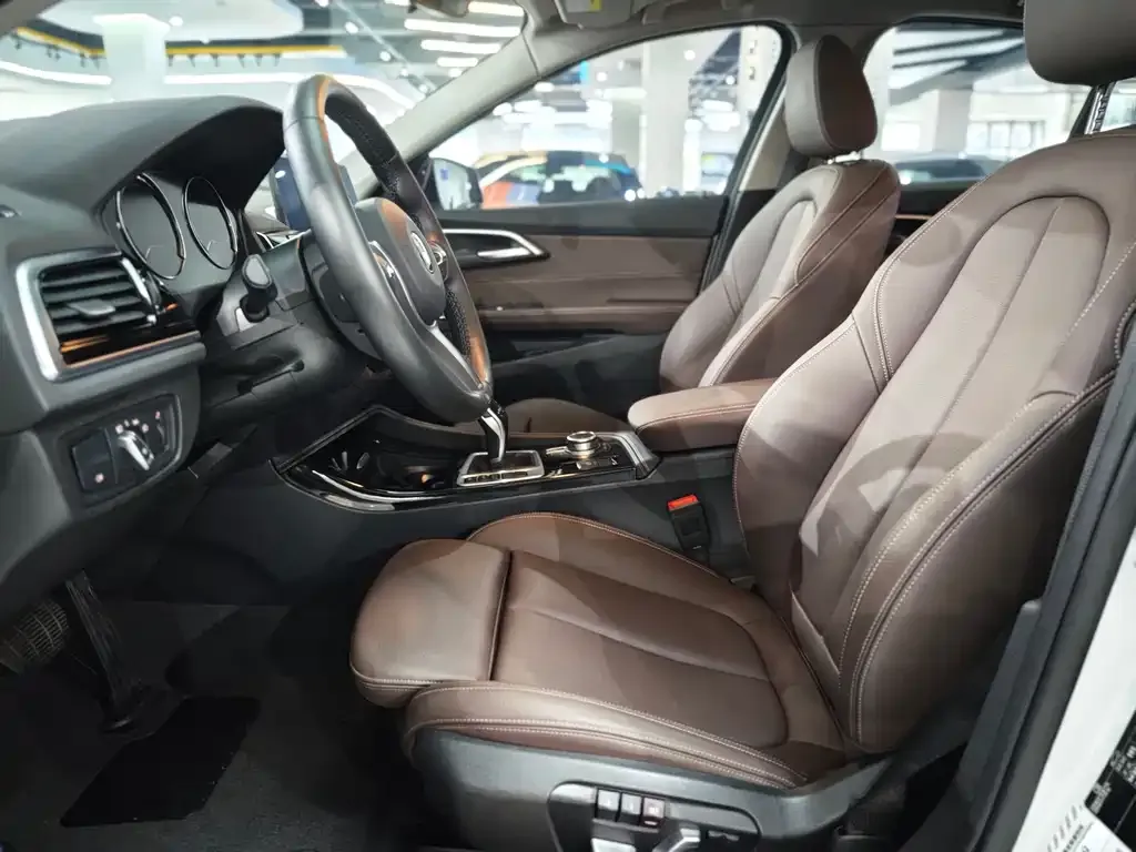 BMW 1 Series 2021 из CN, фото 3