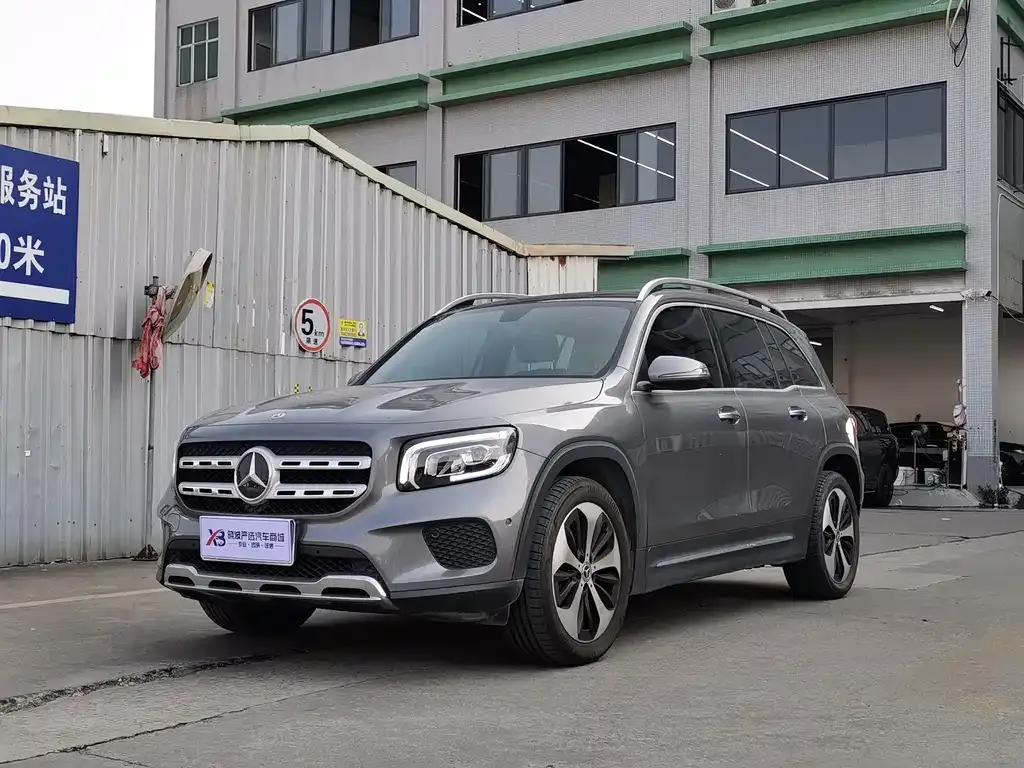 Mercedes-Benz GLB — фото 1