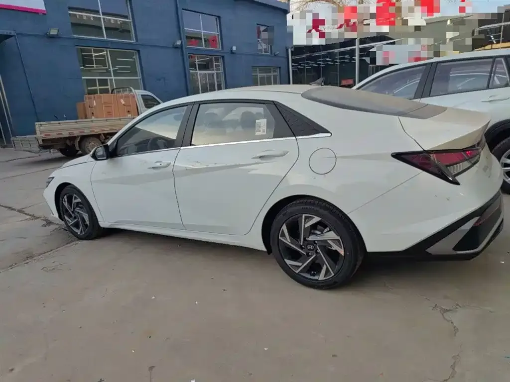 Hyundai Elantra 2025 из CN, фото 3