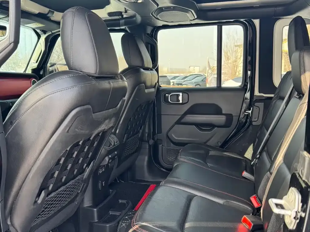Jeep Wrangler 2023 из CN, фото 6