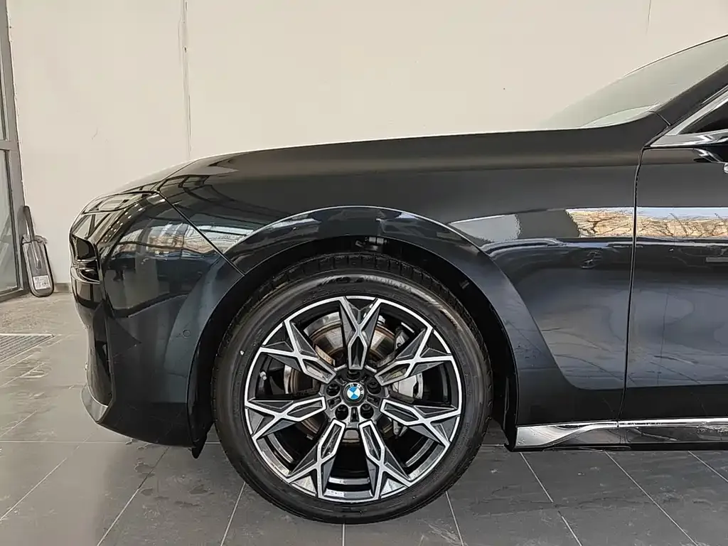 BMW 7 Series 2025 из CN, фото 7
