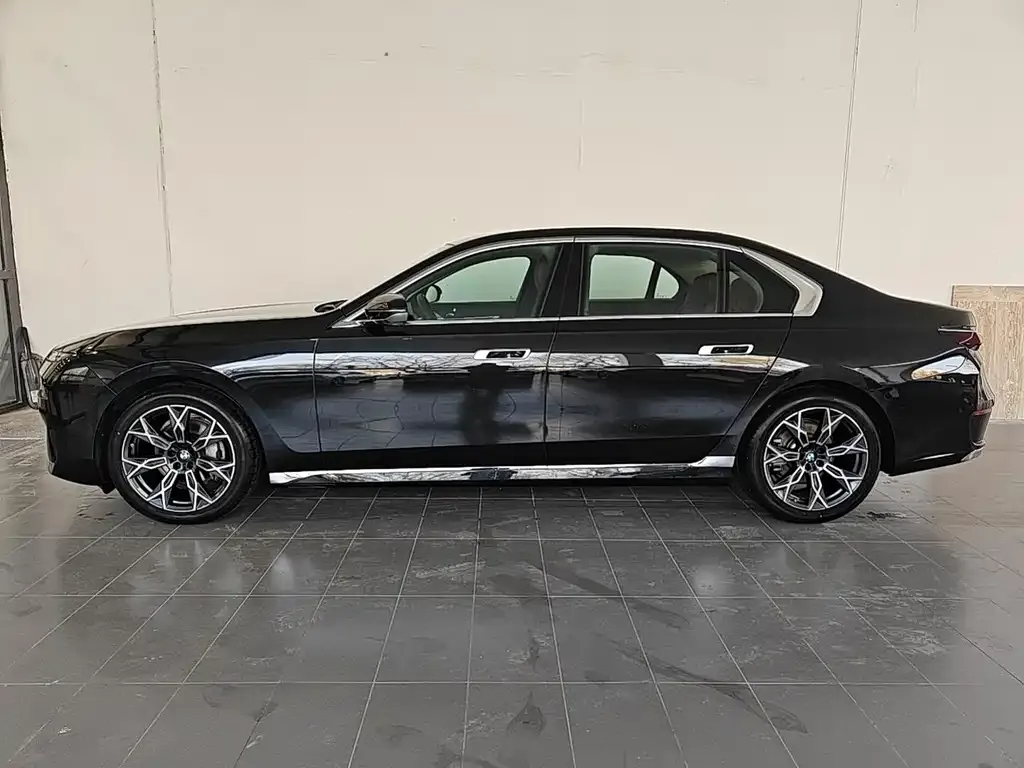 BMW 7 Series 2025 из CN, фото 6