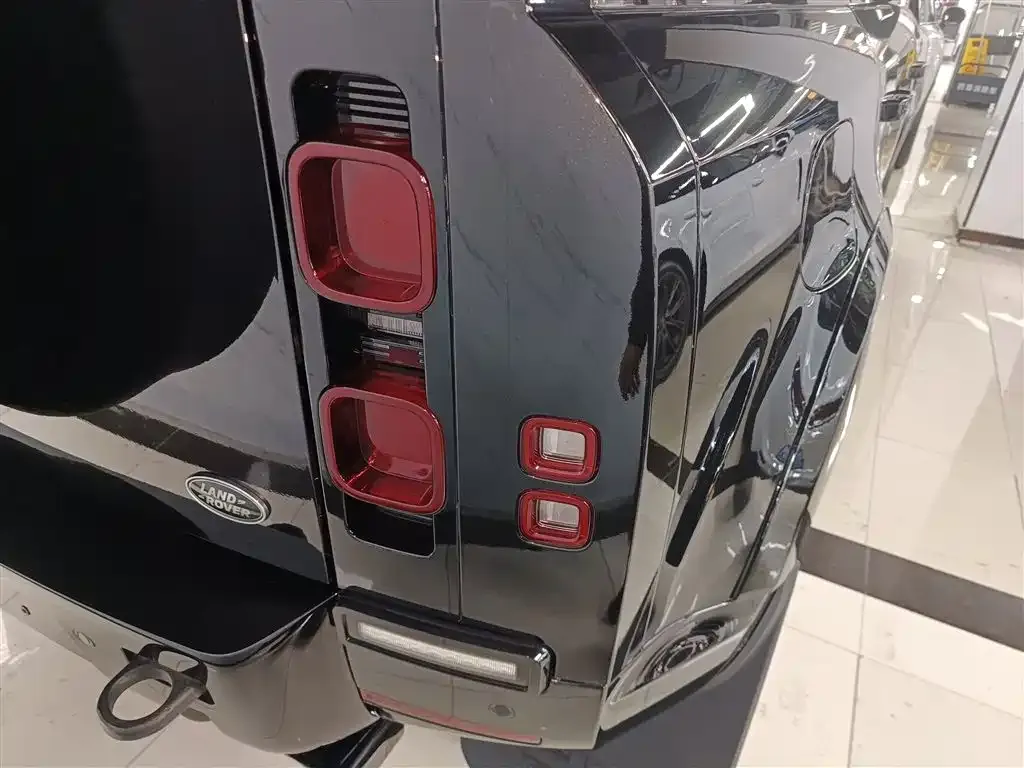 Land Rover Defender 2023 из CN, фото 2