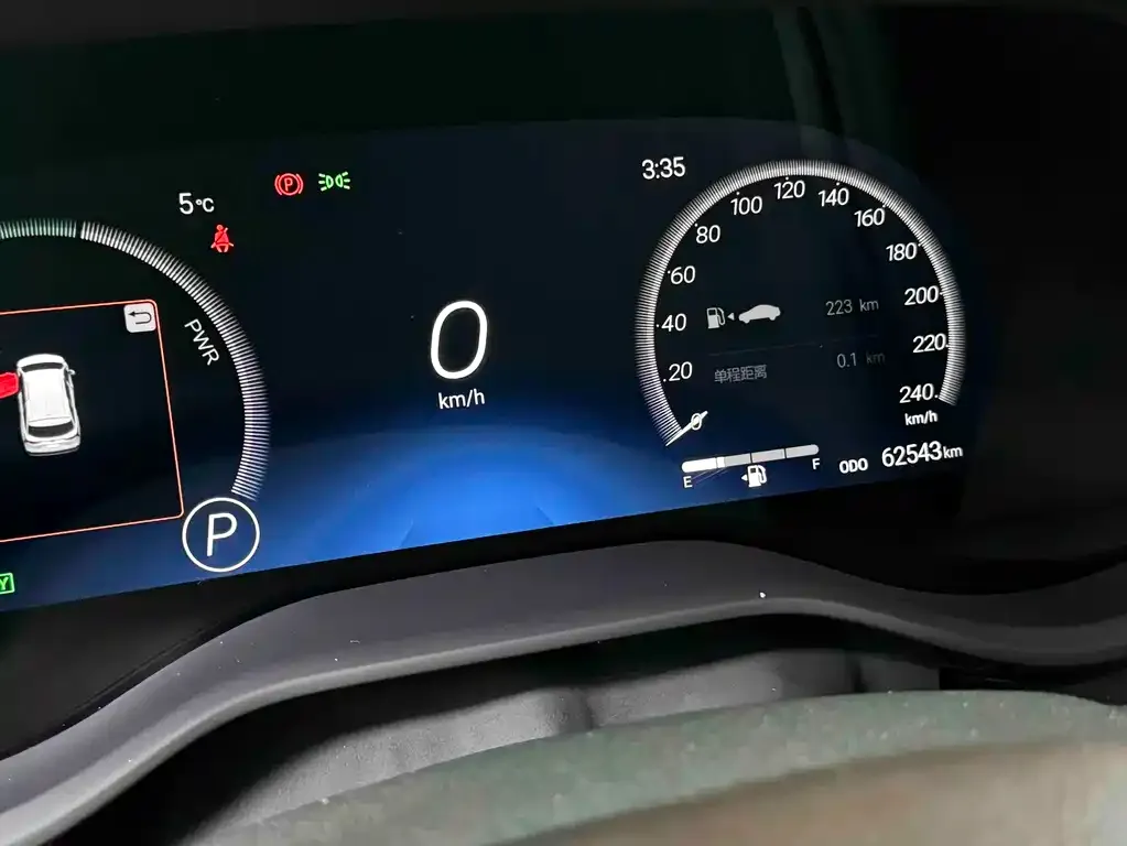 Toyota Sienna 2023 из CN, фото 2