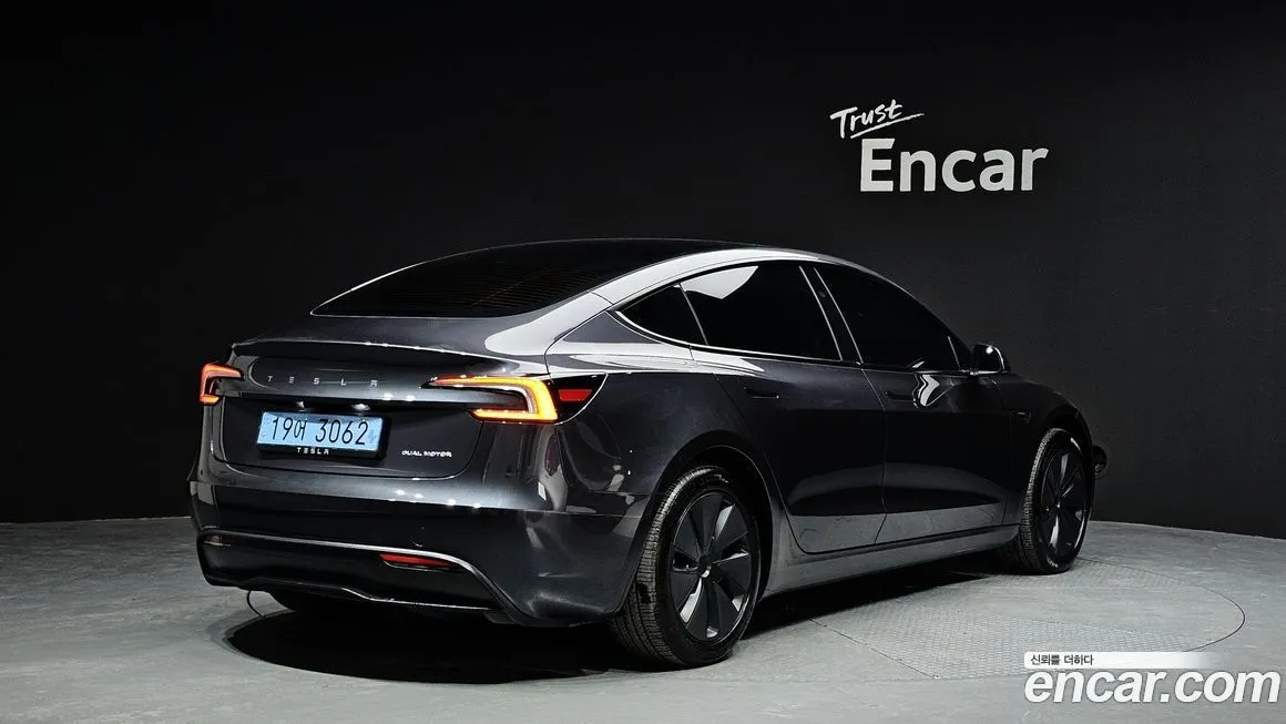 Tesla Model 3 2025 из KR, фото 2