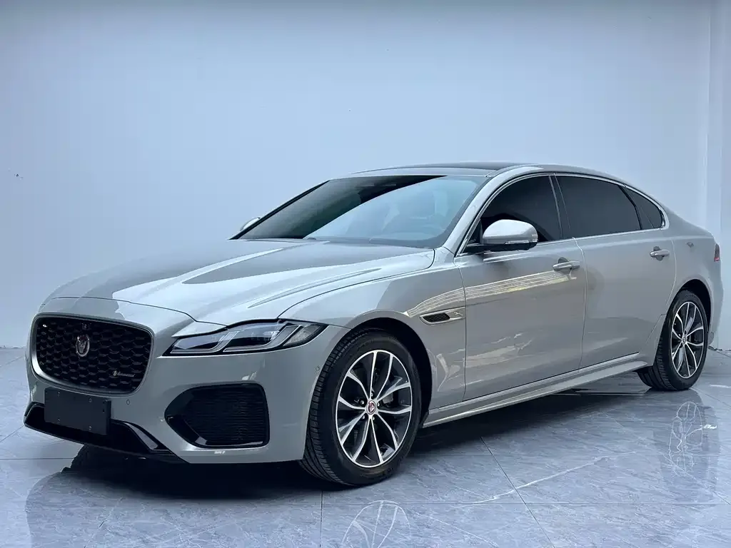 Jaguar XFL — фото 1