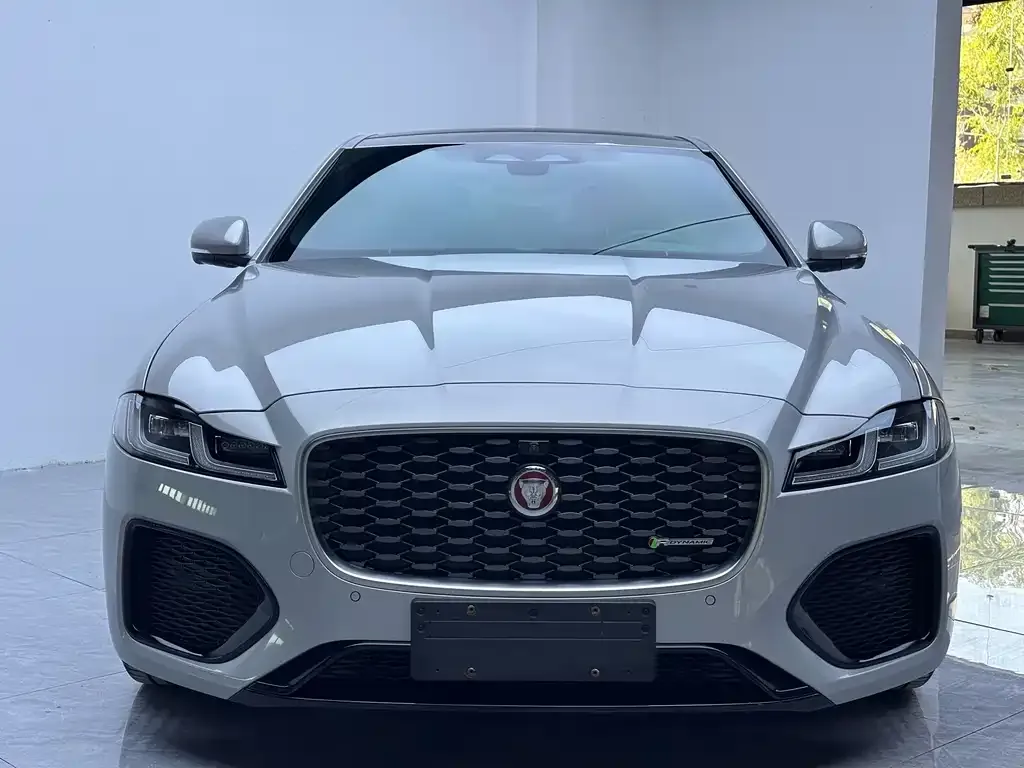 Jaguar XFL — фото 2