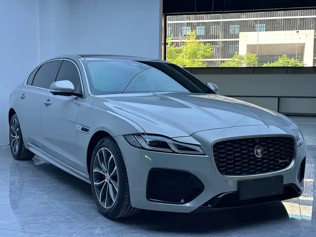 Jaguar XFL — фото 4