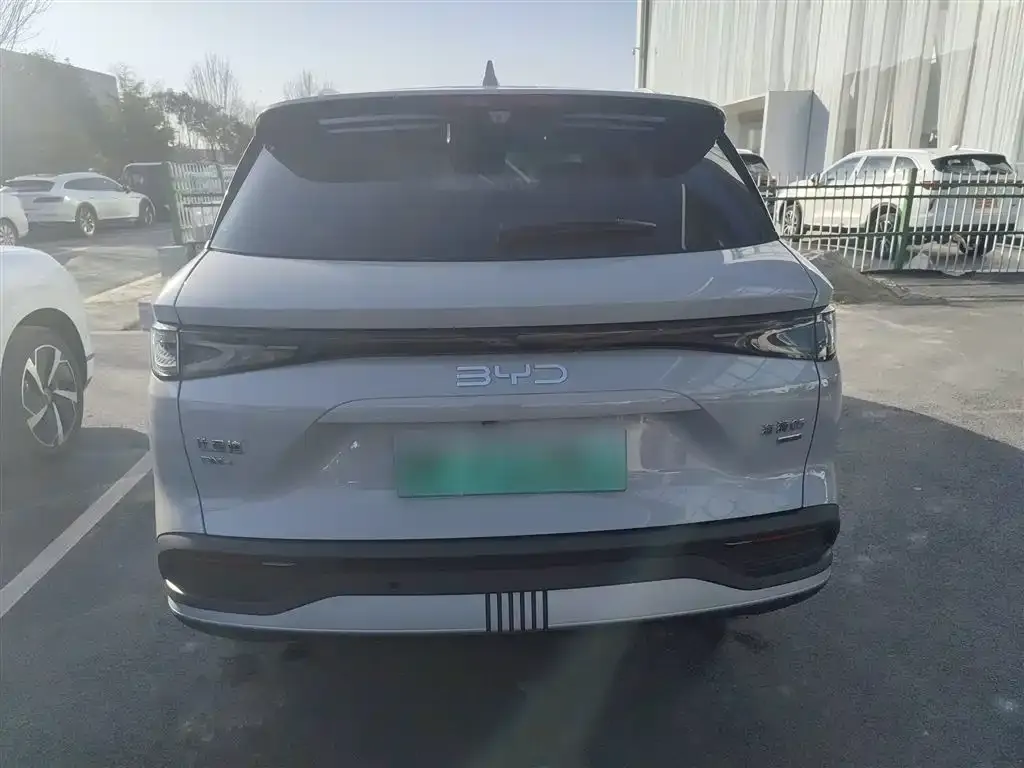 BYD Seal 05 DM-i — фото 9