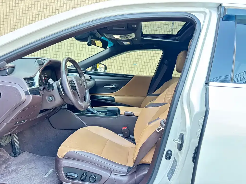 Lexus ES 2021 из CN, фото 8