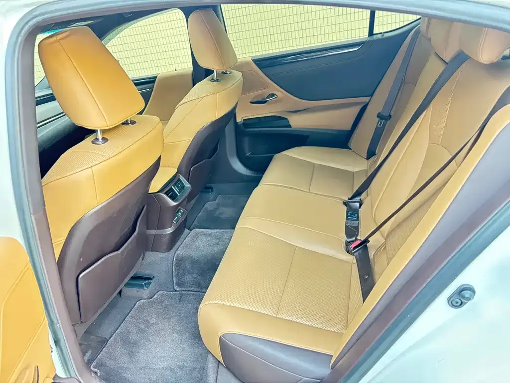 Lexus ES 2021 из CN, фото 7