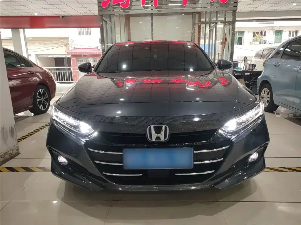 Honda Accord — фото 10
